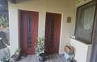 Casa de vanzare cu 4 camere ?i curte