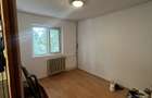 Vand apartament 3 camere nemobilat str Valtoarei 6