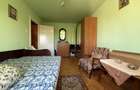 Apartament cu 3 camere, cu boxa si garaj, etaj 2 - Dambovita