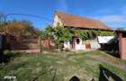 Vand casa P+Pod in Izvoarele, la 15km de Hunedoara, teren 920mp, anexa