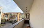PF vand apartmanet 2 camere et 2 in com Floresti , zona linistita
