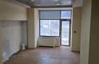 Universitate, spatiu comecial cu vad intens - 2