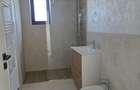 Casa individuala de tip P in suprafata de 90 mp. si teren 370 mp., Alb