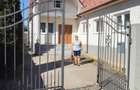 Casă cu 4 camere în Gura Padinii