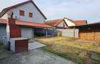 Vila P+M cu garaj inchis, in Bujac, pe colt - 5