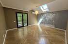 Vila duplex renovata, finisaje premium