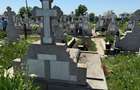 Vand groapa cu 6 locuri 3 pe stanga 3 pe dreapta cimitiru privat magurele pentru mai multe detali sunati la nr de telefo - 1