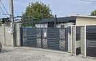 Teren 550 mp + constructie 80 mp, trifazic, curte betonata