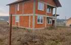 Casă cu Teren 8500 Mp în Leș - 2