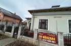 Casa in Roman, situata ultracentral, pretabila pentru spatiu comercial - 1