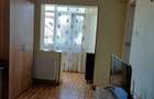 Ofer spre inchiriere apartament cu o camera situat in zona Ghe. Doja, mobilat,utilat , etaj 2.Pret 250 euro.Telefon 0757316721. - 5