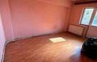 De vanzare apartament zona Pietonal, 3 camere,2 bai si balcon, etaj 1