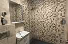 Inchiriez apartament 3 camere, decomandat - 1