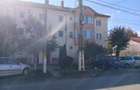 Apartament cu 3 camere,baie,hol,bucatarie si anexe - 2