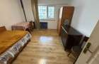 Inchiriez o camera intr-un apartament cu 3 camere - 4