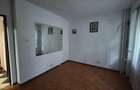 Ofer spre inchiriere apart.3 camere Decebal