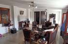 Vila interbelica cu terasa-restaurant in functiune zona Blv Marasesti Bucuresti