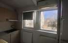 Garsoniera la etajul 1, in bloc renovat, cu lift - 2
