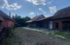 Casa renovata cu teren si anexe in Birtin