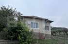 Casă cu potențial deosebit și teren de 3.400 mp în Recea Cristur - 1