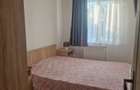 Vand apartament cu 3 camere, semidecomandat, etaj 1 - 5
