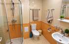 De Închiriat – Apartament 3 Camere | Piano Bar  | 2 Băi - 6