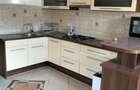 Apartament in casa, cu garaj proaspat renovat