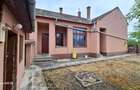 Casa de vanzare  - Ilia, str. Traian , nr. 2 - 3