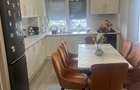 Vand apartament cu 3 camere