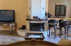 Casa rezidentiala cu piscina si garaj, 7 camere - 6