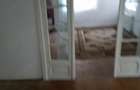 Vand proprietate formata din doua case in Targovi?te micro 4 langa magazin Anabella fost Diana