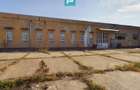 Spațiu industrial cu platformă betonată și teren