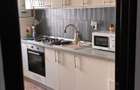 Inchiriez apartament cu 3 camere decomandat - 2