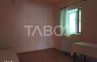 Apartament la casa 52 mp 2 camere terasa pivnita central Cisnadie - 11