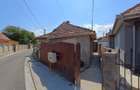 Casa / 2 camere / str. Plopilor