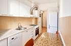 Apartament 3 camere | Centru | Foarte luminos | 2 balcoane inchise | Orientare S-V