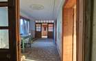 Casa cu 6 camere ?i curte, 2000 mp teren