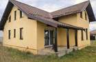 Casa individuala cu garaj si subsol 5 camere Vorovesti - 2