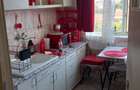 Vand apartament 2 camere din caramida zona centrala langa posta nr 1 et 4 avand usa metalica geamuri termopan boiler si un convector.