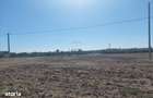 Oportunitate dezvoltare: 10.032 mp cu front la lac, lotizat