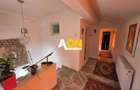 Casa 8 camere, cu 2 corpuri de cladire,  387 mp teren, zona Centru