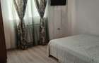 Inchiriez apartament 3 camere, micro 11