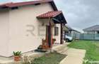Proprietate cu 2 case in Osorhei intr-o zona cu case noi. - 8