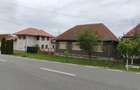 Vind casa cu etaj in Cuied