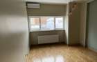 Proprietar, 2 camere in vila interbelica 60 mp 2 balcoane centrala proprie