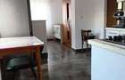 Casa cu 5 camere de inchiriat, curte imprejmuita