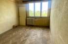 Apartament 2 camere, bloc caramida, Calea Bucuresti-Institut, sud, acoperis nou