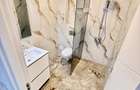vand casa 3 camere 2 bai , 1 balcon, 1 terasa , 2 locuri parcare , 2 aer conditionat - 6