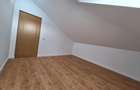Persoana fizica vand apartament tip mansarda 3 dormitorare + living cu bucatarie open space, situat pe Strada Florilor - 4