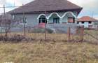 Casa si teren de vanzare